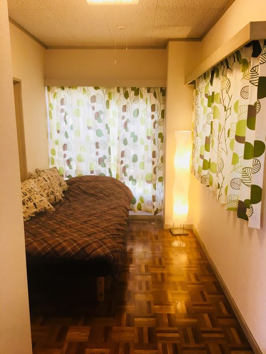 個室 - 北千住/徒歩圏内/6畳個室/短期でルームシェア} - ルームシェアルームメイト