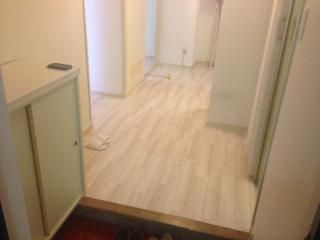 玄関 - 上野駅徒歩5分・部屋綺麗・リフォーム物件} - ルームシェアルームメイト