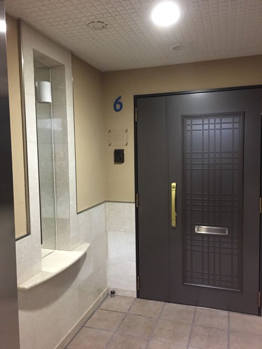 玄関 - 【女性専用】都心駅近・利便性抜群！マンション最上階のドミトリー} - ルームシェアルームメイト