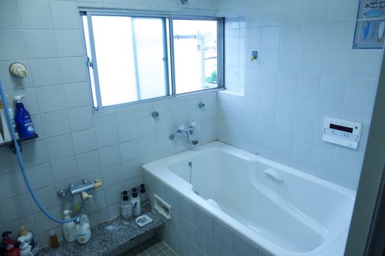 風呂 - 東高円寺徒歩5分　屋上の広いシェアハウス} - ルームシェアルームメイト