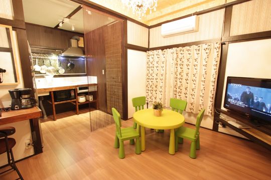 リビング - ◇池袋駅徒歩12分◇完全個室◇初期費用は家賃＋２万円のみ◇ドン・キホーテも徒歩6分} - ルームシェアルームメイト