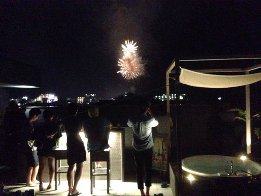 眺望 - テレビ放送されました！湘南 Aqua Resorts 茅ヶ崎} - ルームシェアルームメイト