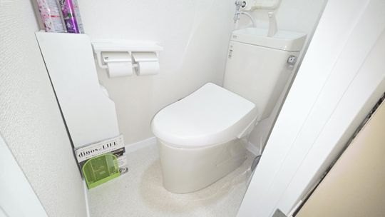 トイレ - 気軽に相談してください。} - ルームシェアルームメイト