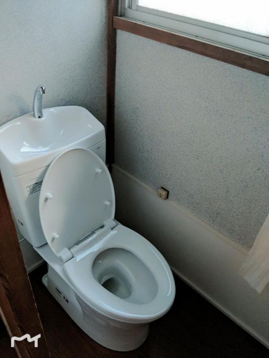 トイレ - 西所沢駅徒歩12分　一戸建て} - ルームシェアルームメイト