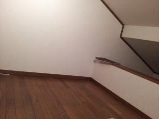 個室 - 短期シェア希望、部屋の5畳スペース空いてます。駅弁から一分} - ルームシェアルームメイト