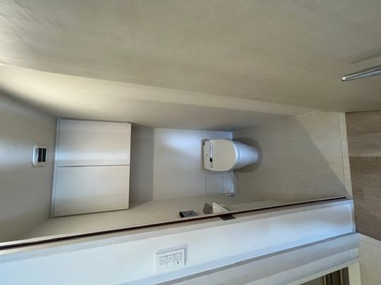 トイレ - 【女性限定】神楽坂10万円/月} - ルームシェアルームメイト