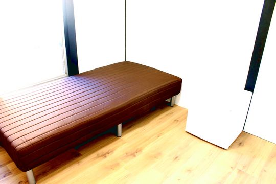 個室 - おしゃれなカフェ風シェアハウス!中央線三鷹駅!シェアハウスひだまり} - ルームシェアルームメイト