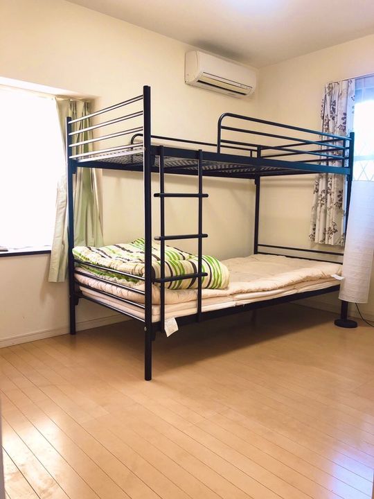 個室 - 女性専用個室・週払いや生活保護可} - ルームシェアルームメイト