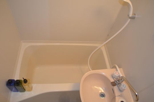 風呂 - 女性限定　新宿のマンション　落合駅から徒歩2分　9月19日から9月29日  まで　1泊からでも可能　シェアルーム} - ルームシェアルームメイト