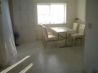 リビング - ☆女性限定 ☆家賃19000円にて新築一戸建て4ldkの一室} - ルームシェアルームメイト