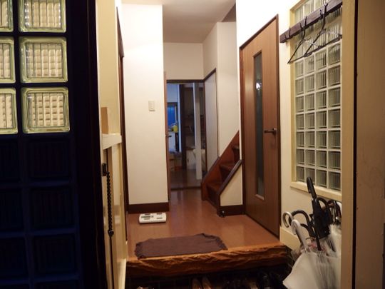 玄関 - ◎オススメ◎ 敷金礼金０円！個室有り！即入居可能！家賃34,000〜！石神井公園駅徒歩12分！} - ルームシェアルームメイト