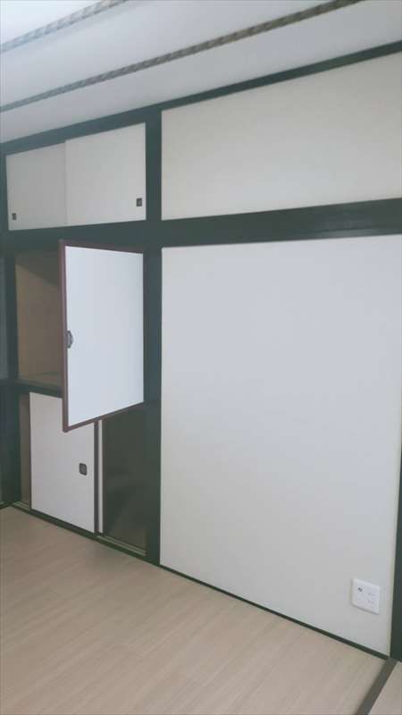 個室 - ☆女性限定シェアハウス！　★wi-fi完備！　☆光熱費込！　★定期借家　☆1階に共用シャワー、台所あり} - ルームシェアルームメイト