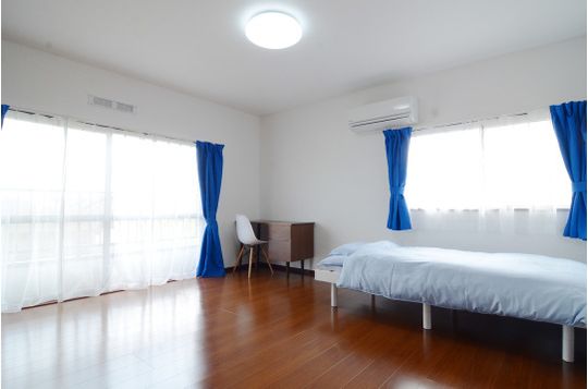 個室 - 【9月30日までにお申し込みで初月賃料半額!!さらに折り畳み自転車プレゼント】} - ルームシェアルームメイト