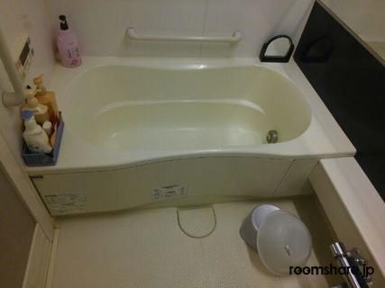 風呂 - 快適、綺麗、横浜、東京へのアクセス抜群} - ルームシェアルームメイト