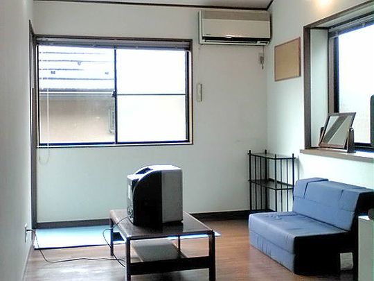 個室 - 新宿まで２０分　外国人可　ペット可　Room available. 20 min to Shinjuku. Foreigner OK. Pet　OK} - ルームシェアルームメイト