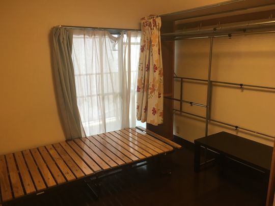 個室 - 浜松町駅徒歩6分のシェアハウス(女性専用)、1部屋4月よりご入居様募集です!（即入居可）} - ルームシェアルームメイト