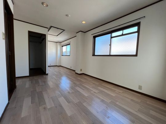 個室 - 上沢通戸建} - ルームシェアルームメイト