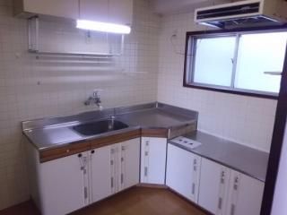 キッチン - ☆二人部屋35000円！「生麦」駅徒歩13分！ベット相談可☆} - ルームシェアルームメイト