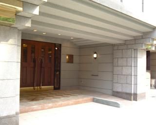 玄関 - 設備充実・きれい！鶴見駅徒歩6分 4.5帖 公共料金込み52000円} - ルームシェアルームメイト