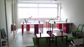 建物 - ★新宿区オフィスシェア募集★} - ルームシェアルームメイト