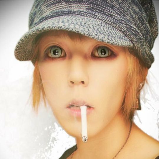 シェアメイト - まず来て見てください} - ルームシェアルームメイト