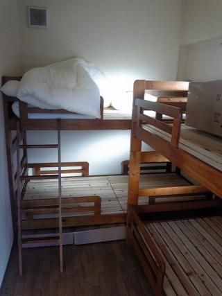 ベッド - 横浜最安ゲストハウス!!★横浜駅徒歩8分☆} - ルームシェアルームメイト