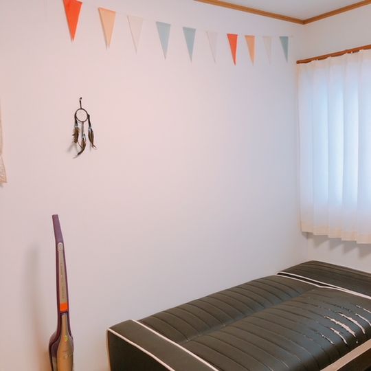 個室 - 【水道光熱費込】桜美林大学付近の一戸建てで一部屋空きあります！学生や留学生大歓迎！} - ルームシェアルームメイト