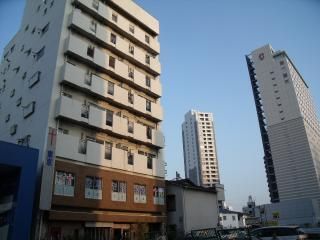 建物 - 東新宿駅歩30秒！5万円から入居ok！残金は分割払いok} - ルームシェアルームメイト