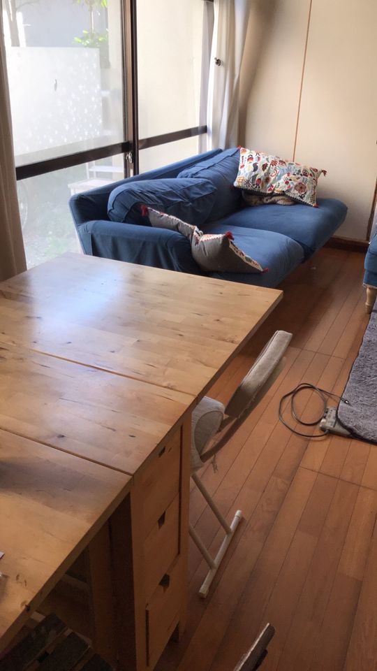 リビング - 13畳の広いお部屋■収納+ロフト+専用バルコニー付■駐車場あり■完全個室で2.5万円+光熱費} - ルームシェアルームメイト