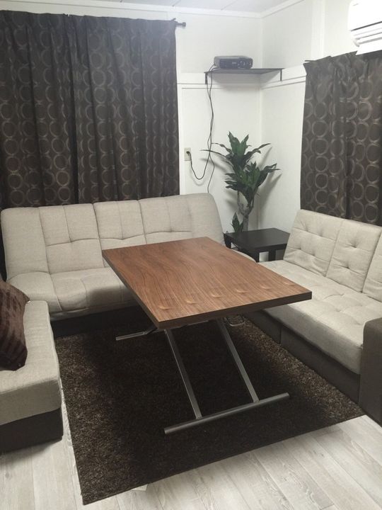 リビング - 4月末までに契約の方入居月家賃無料‼‼} - ルームシェアルームメイト