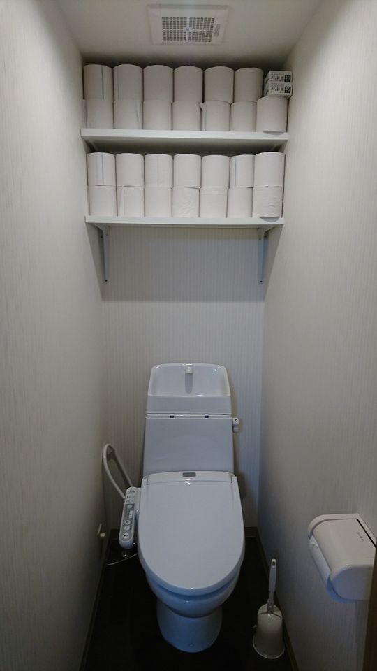 トイレ - 入居キャンペーン中につき初月賃料無料！！！} - ルームシェアルームメイト