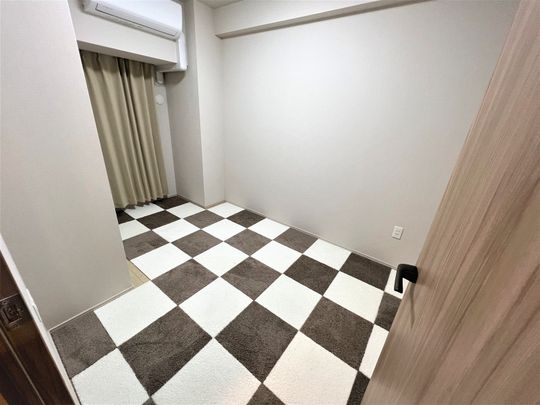 キッチン - マンション・個室・築浅・日割り可・千代田線/日比谷線・綾瀬/小菅} - ルームシェアルームメイト