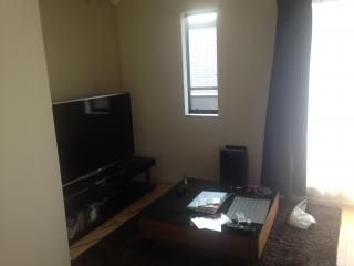 リビング - 丸ノ内線　東高円寺駅　新築人気の南向き広め8畳入居可} - ルームシェアルームメイト