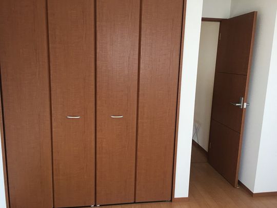 個室 - 女性限定（コミコミ３.５万円）} - ルームシェアルームメイト