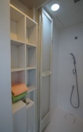 シャワー - 新宿 四谷 物件 です！！} - ルームシェアルームメイト