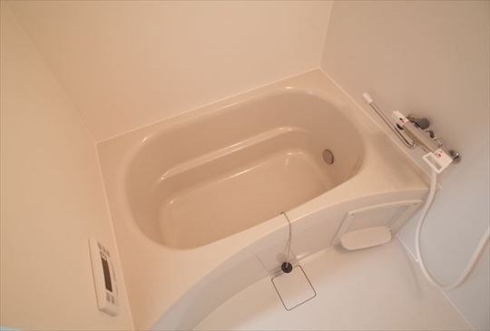 キッチン - 【10/1～入居可】小規模シェアハウス　池袋７分・新宿１３分　女性限定鍵付個室　残り一部屋！} - ルームシェアルームメイト