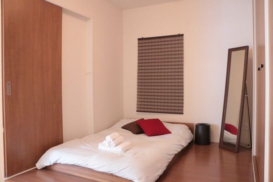 個室 - ★オープニングキャンペーン実施中★初月費用半額！！蒲田駅徒歩3分！！完全個室（ベット、クローゼット付き）シェアハウス} - ルームシェアルームメイト