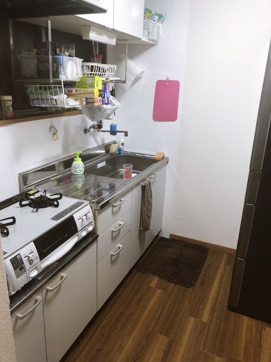 キッチン - 【高田馬場駅徒歩6分】新宿5分、池袋5分！綺麗な2LDKの部屋の余っている一室(6帖)をお貸しします。} - ルームシェアルームメイト