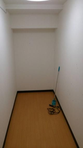 個室 - 駅まで4分！山手線西日暮里で新生活を♪} - ルームシェアルームメイト