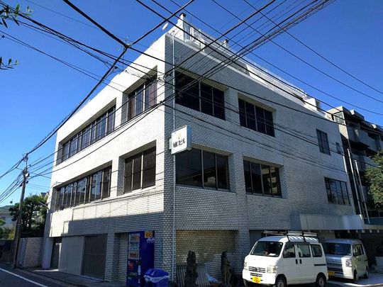 建物 - 新宿までわずか3駅。1ヶ月のみでもOK。就活に最適} - ルームシェアルームメイト