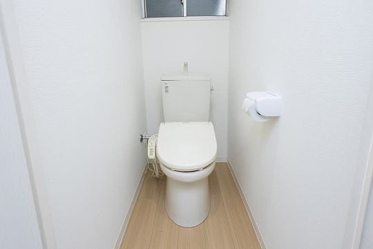 トイレ - 【NEW OPEN】女性限定鍵付き個室34800円〜♫<３駅利用可>JR南武線より徒歩5分！} - ルームシェアルームメイト