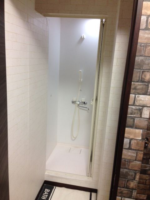 シャワー - 女性専用完全個室！！ アクセス良好の日暮里で充実の東京ライフを！！} - ルームシェアルームメイト