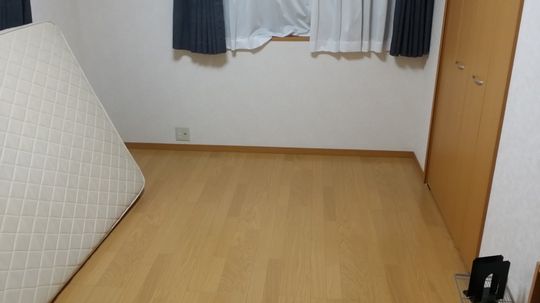 個室 - 空きが出たので募集します} - ルームシェアルームメイト