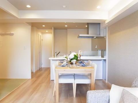 ダイニング - 【自由が丘エリア】リノベーション1年目　多国籍メンバー募集!!!} - ルームシェアルームメイト