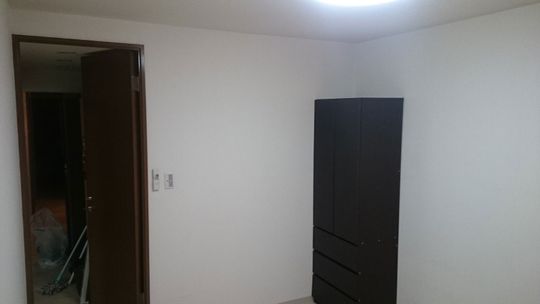 個室 - 女性限定物件!駅近!エアコン、ベランダ付き6帖個室!} - ルームシェアルームメイト