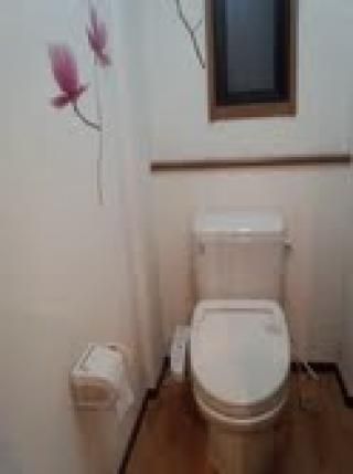 トイレ - 六本木駅徒歩5分!　新築です} - ルームシェアルームメイト