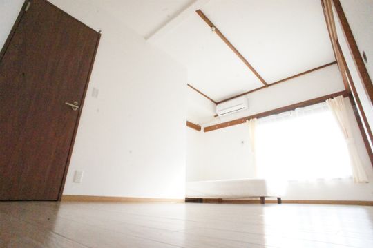 個室 - 日暮里から20分！全室鍵付き個室／諸経費０でプライベートが完全に確保できる格安個室での新生活♪} - ルームシェアルームメイト