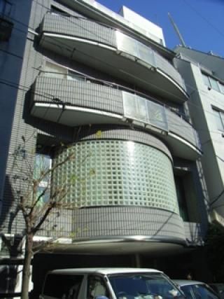 建物 - 浅草のレンタルスペースです。} - ルームシェアルームメイト