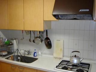 キッチン - 池袋10分、新宿15分} - ルームシェアルームメイト