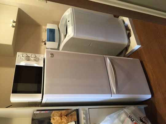 キッチン - 中国の留学生} - ルームシェアルームメイト